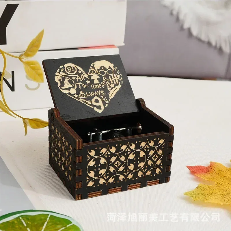 Anime Themed Hand-cranked Musi - Chisel Set Wood ulasan dan harga